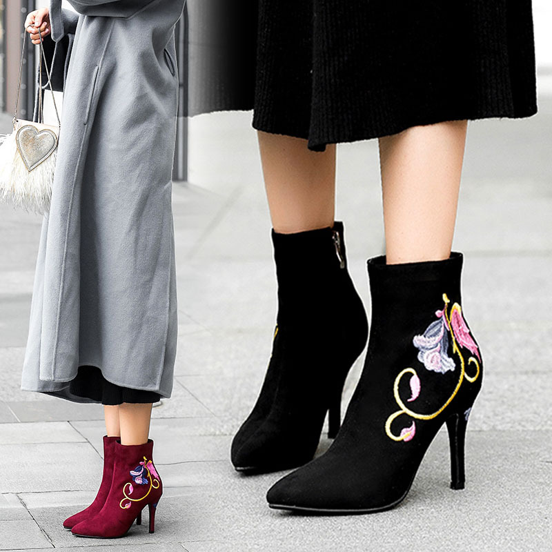 Chinese wind embroidery short boots