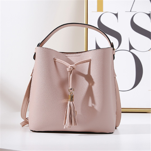 Bucket bag