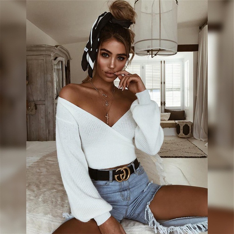 White lace long sleeved V-neck blouse