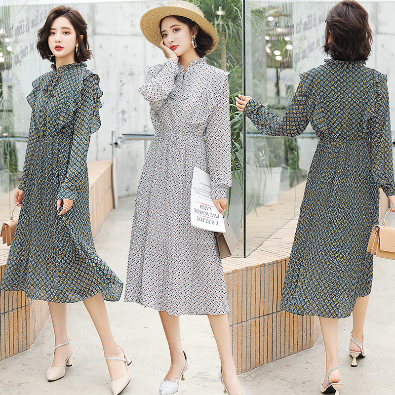 Long sleeve, high waist and slim dress with all kinds of commuter dresses