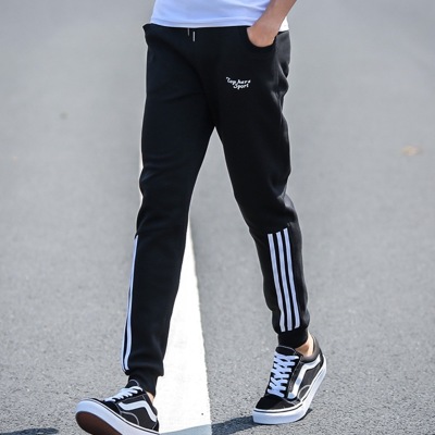 Closing small leg sweatpants