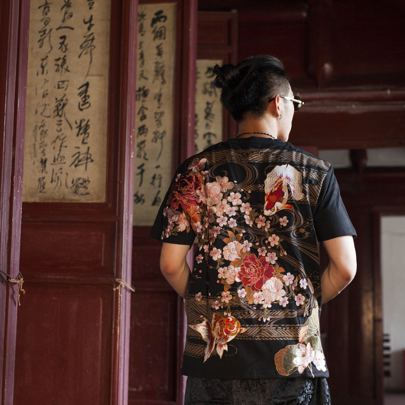Goldfish Flower Embroidered Men's Large Size T-Shirt