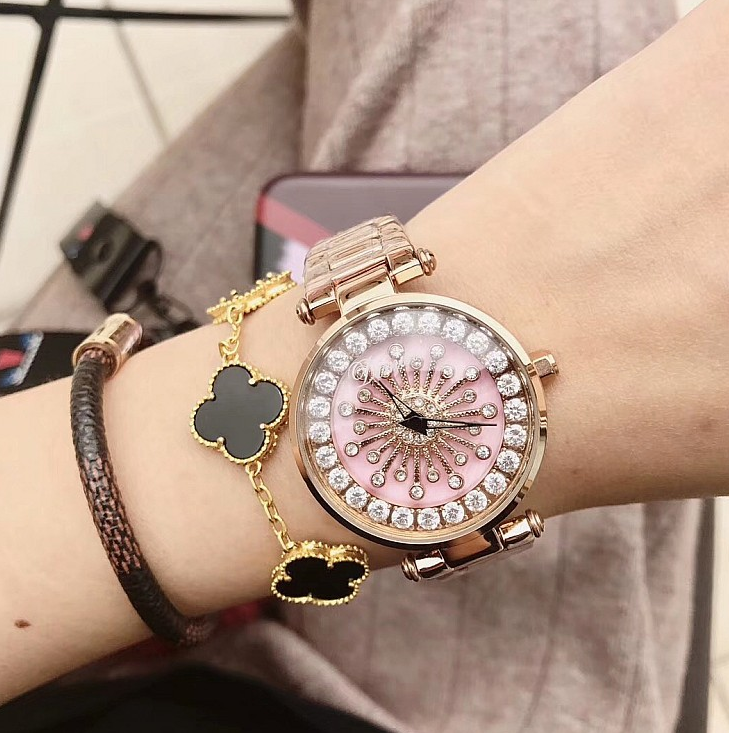 Explosion Models Women's Watch With Diamond Shell Chassis  Atmosphere Watch Fashion Time To Run Ladies Watch