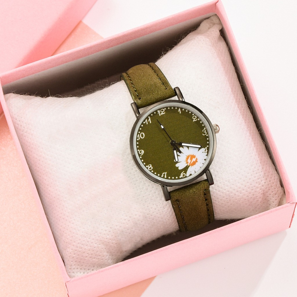 Daisy Lady Watch Korean Retro Simple Fashion Lady Quartz Watch Bracelet Combination Set One Drop Shipping