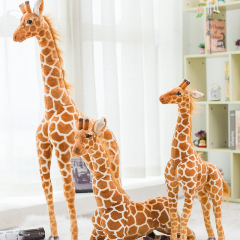 Plush giraffe figurine