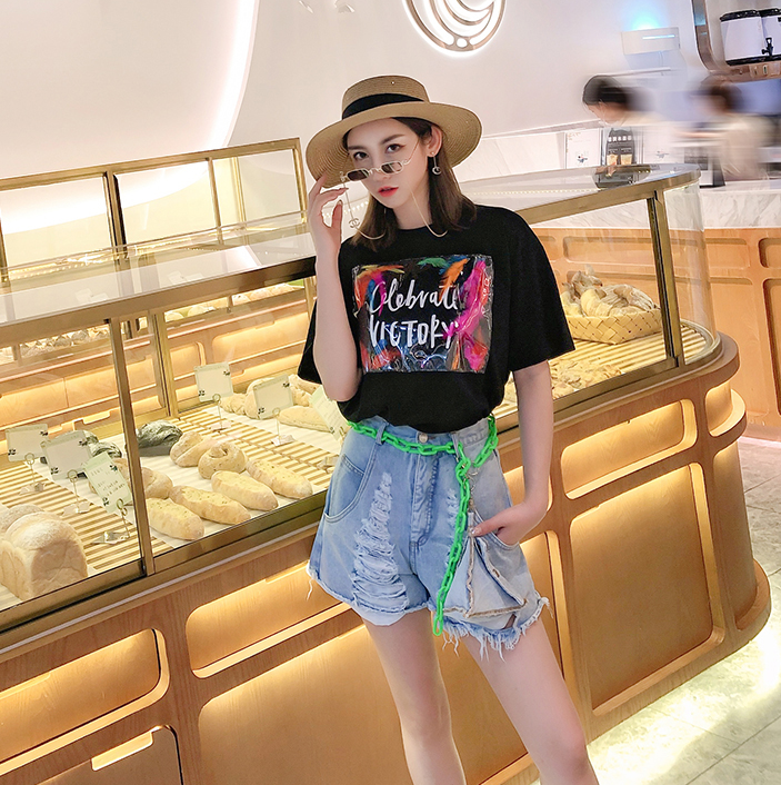 European goods 2021 summer new wash water worn denim shorts female chain triangle bag casual pants wild hot pants