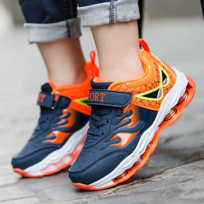 Lightweight fashion sneakers