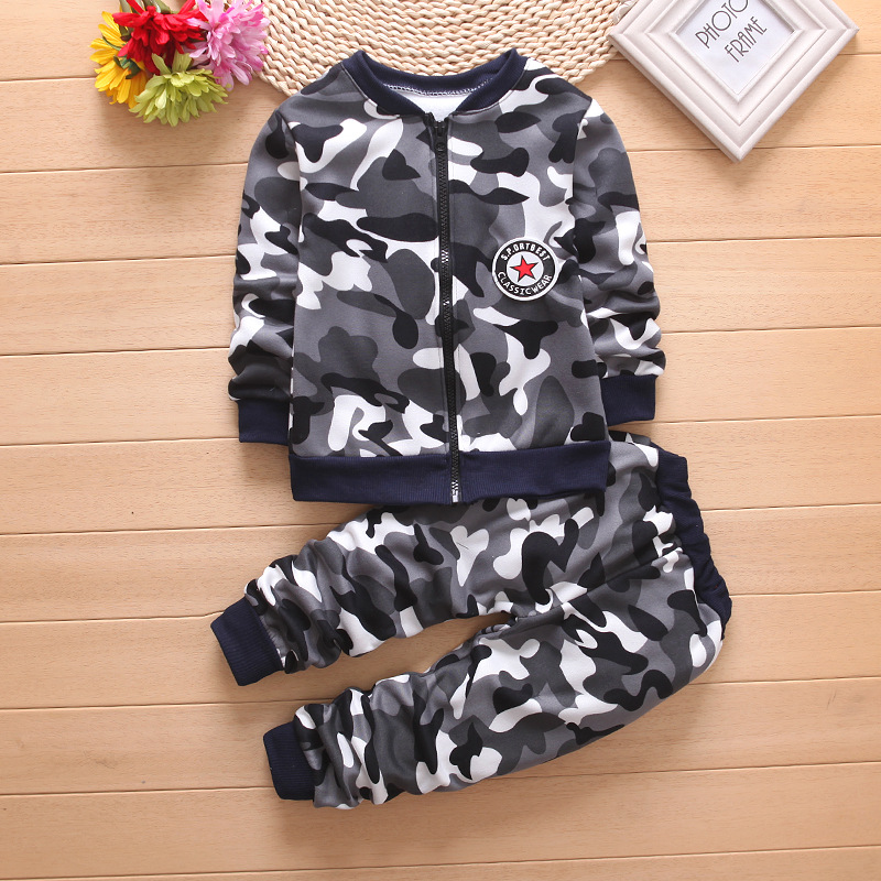 Children's camouflage suit