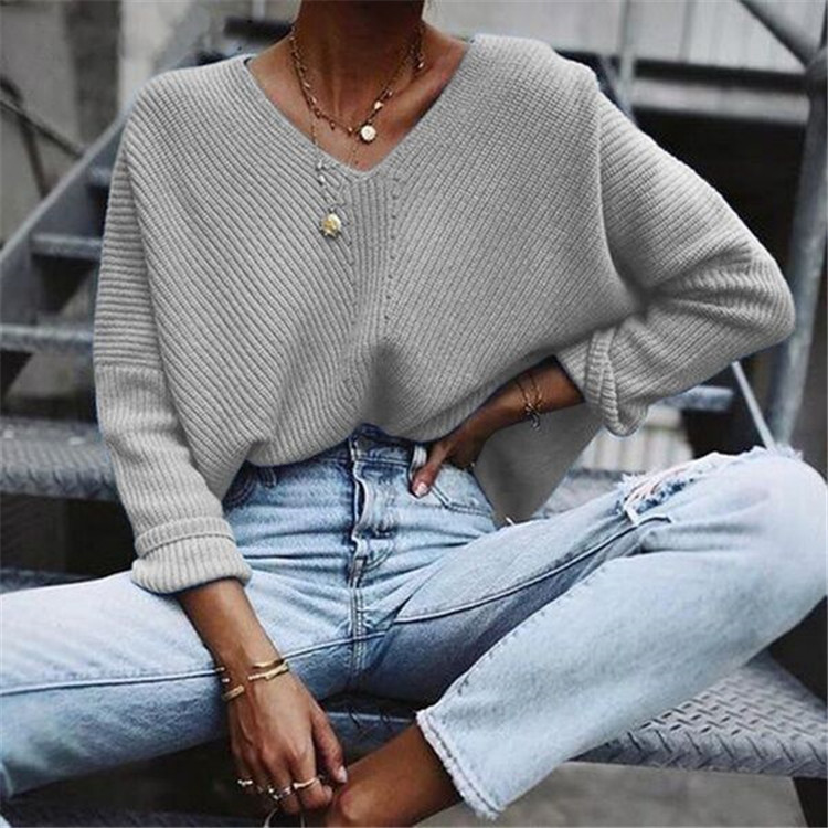 V-neck loose knit pullover