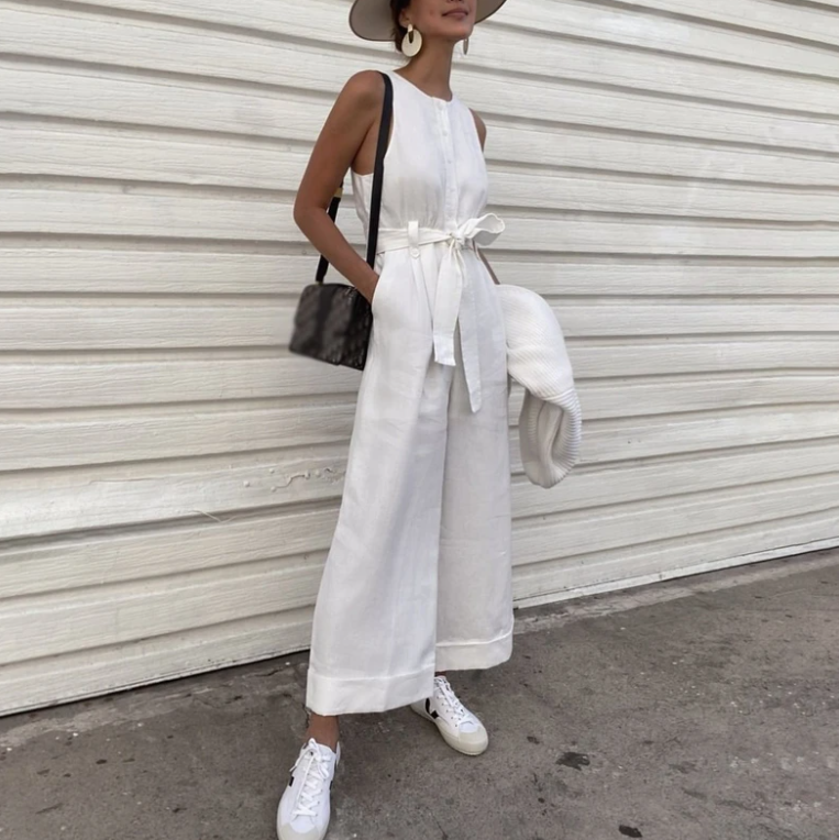 Beautiful and soft sleeveless jumpsuit