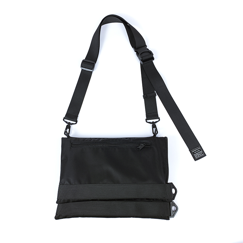 Large capacity nylon shoulder bag