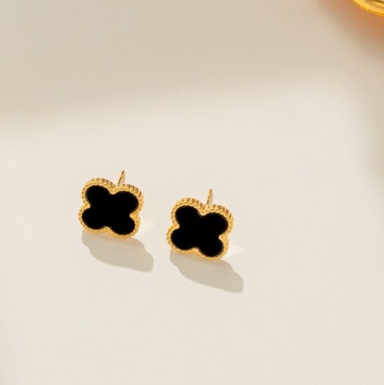 New leaf grass earrings are versatile, high-end, light luxury, simple and sweet earrings