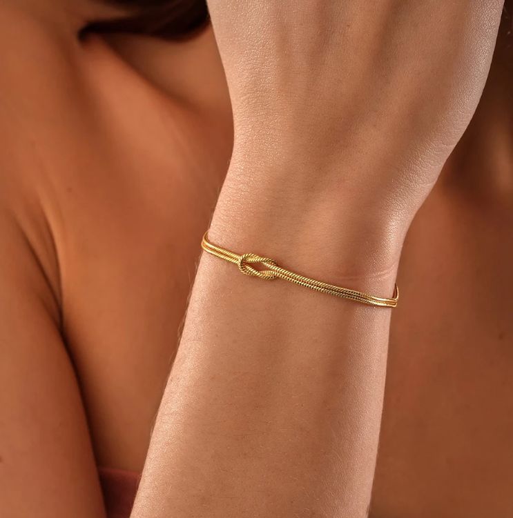 Fashion High Quality Stainless Steel Gold Plated Couple Bracelets Classic Round Snake Chain Knotted Simple Accessories