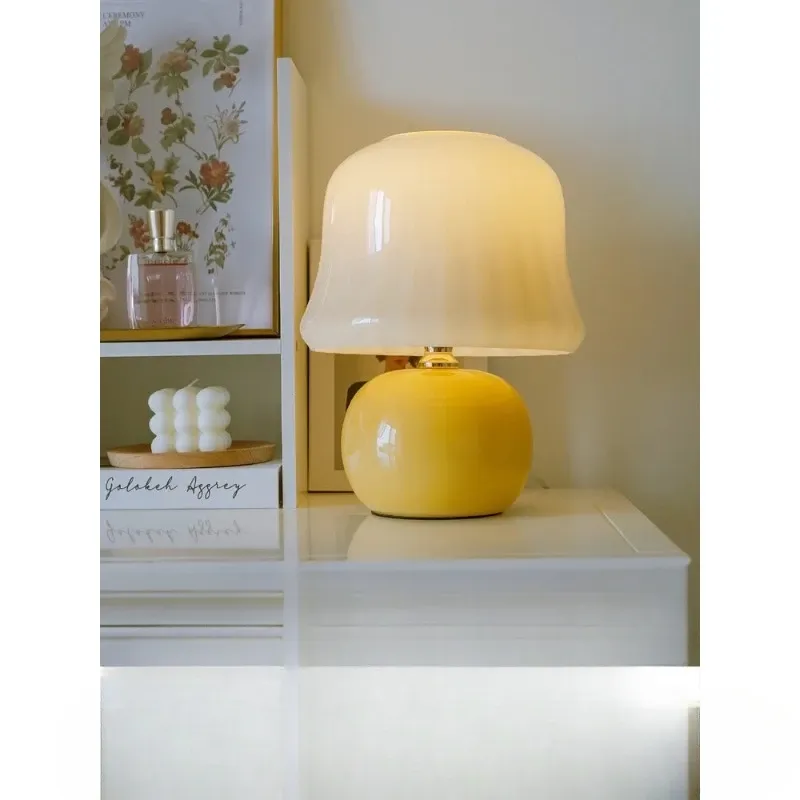 French cream table lamp mushroom gift medieval glass living room online celebrity girl advanced atmosphere bedroom bedside lamp