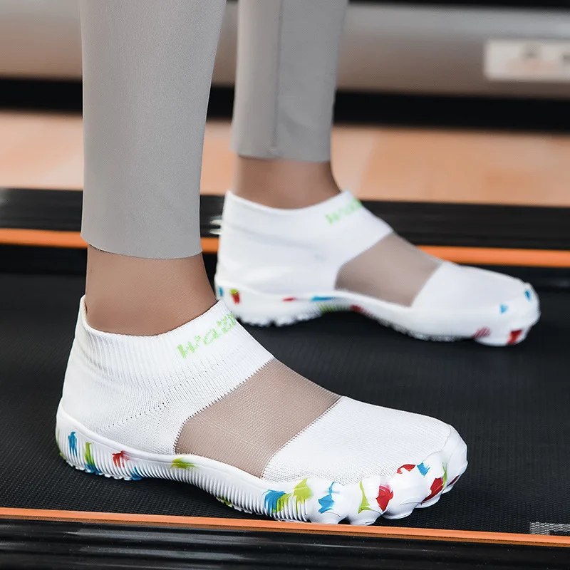 New swimming shoes outdoor beach shoes couple creek shoes barefoot quick-drying shoes snorkeling shoes indoor fitness shoes men and women